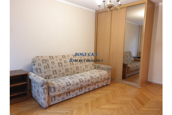 Warszawa, Śr&oacute;dmieście, Bonifraterska, CENTRUM-BONIFRATERSKA- pow.27m2- meble-1800 zł.